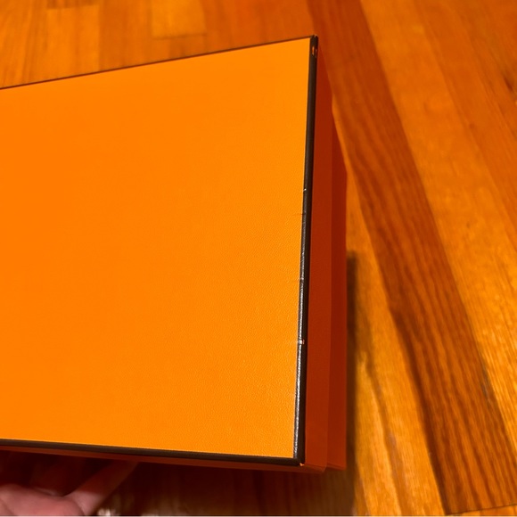 Hermes Gift Box - Picture 5 of 10